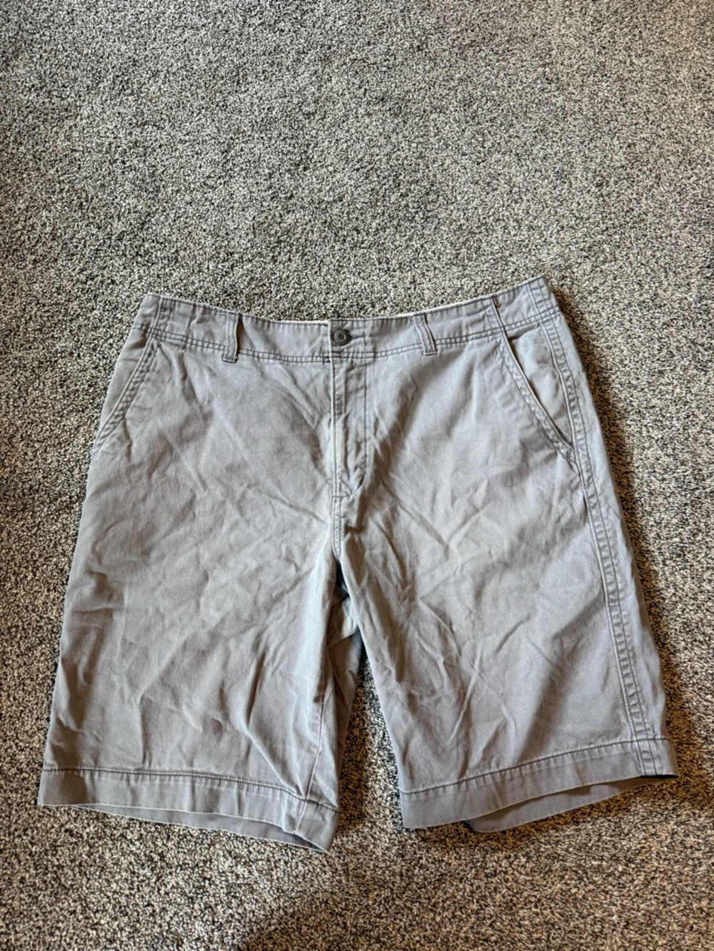 Old Navy Men’s Flat-Front Casual Shorts - Light Gray
